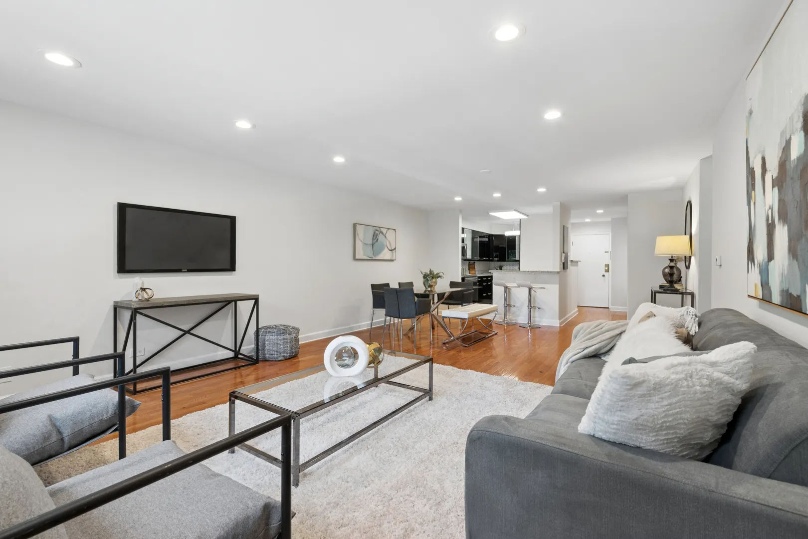 1234 Elmwood Avenue IL #2F