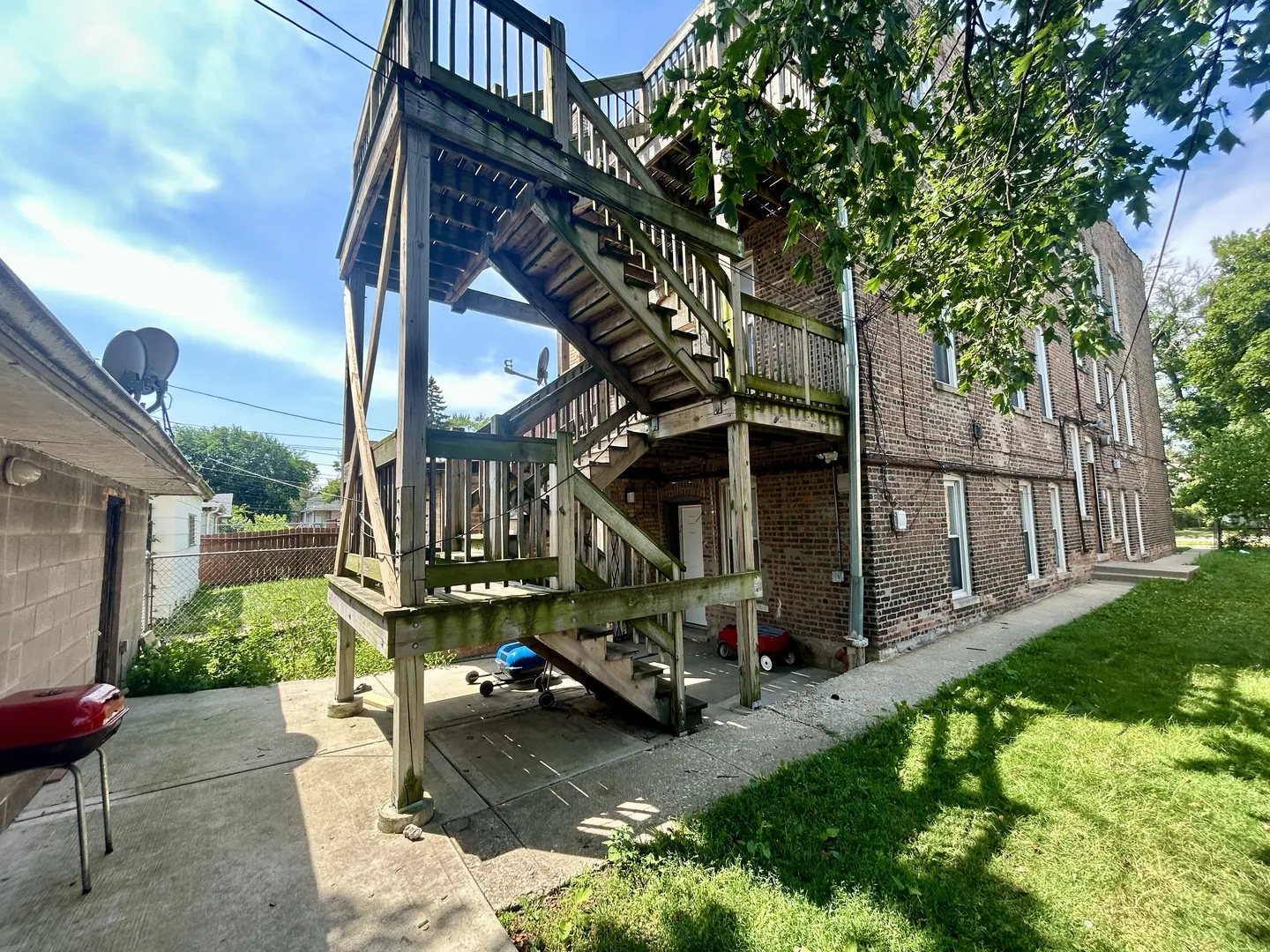 735 E 88TH Street IL