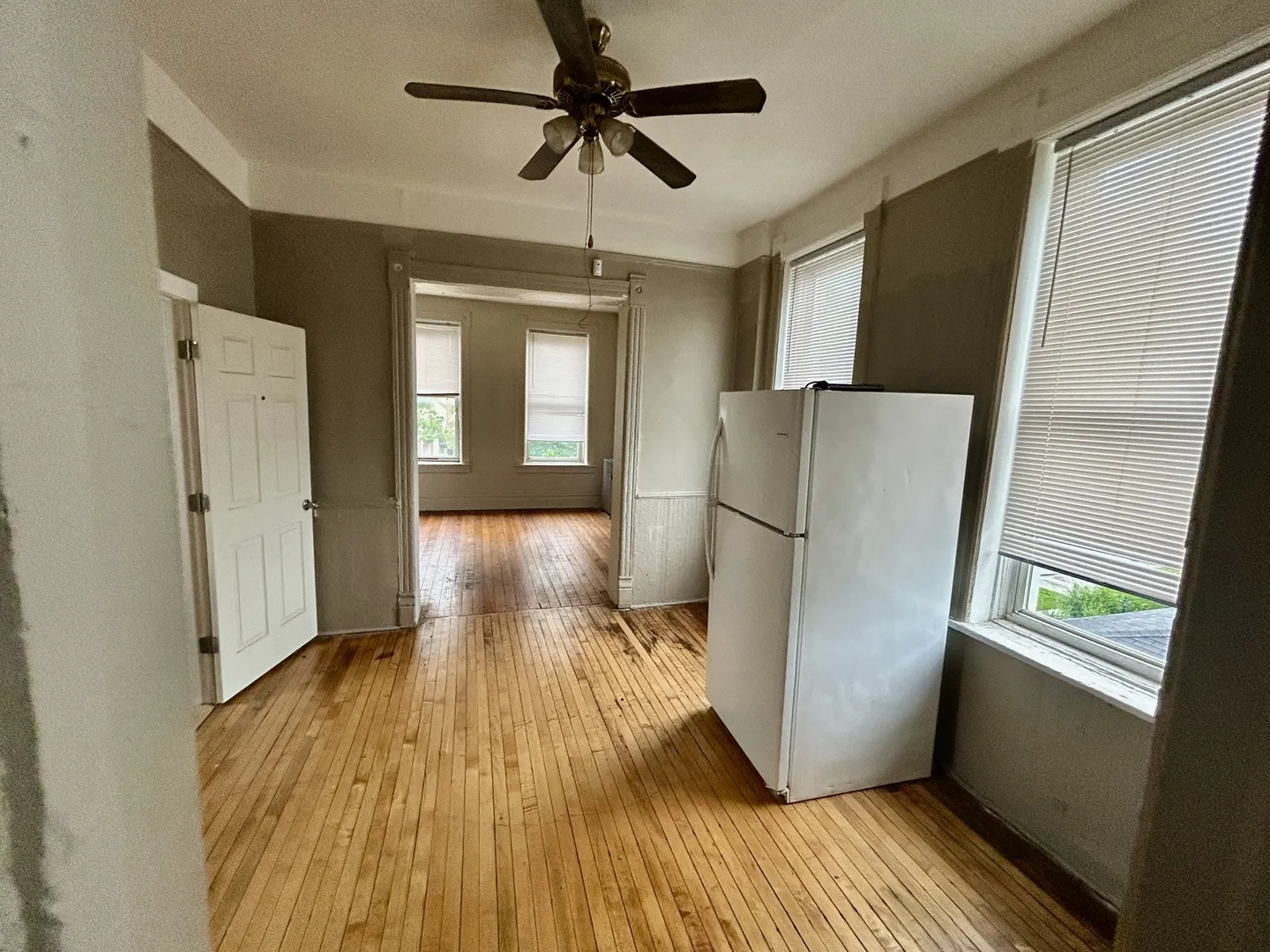 735 E 88TH Street IL