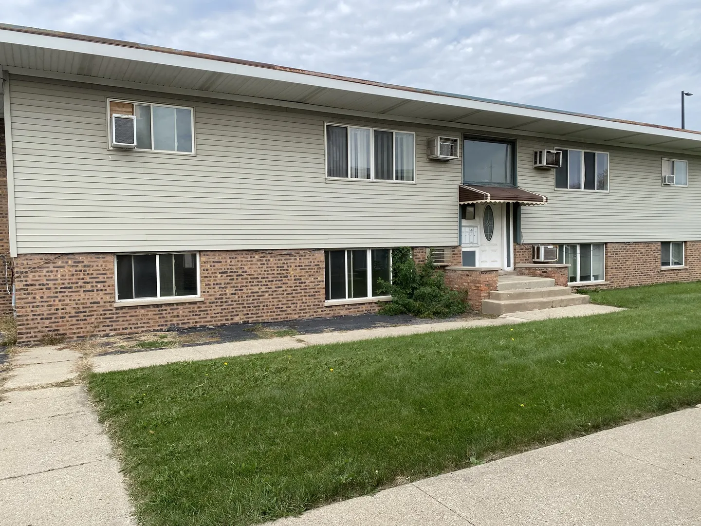 6537 W 79th Street IL #4