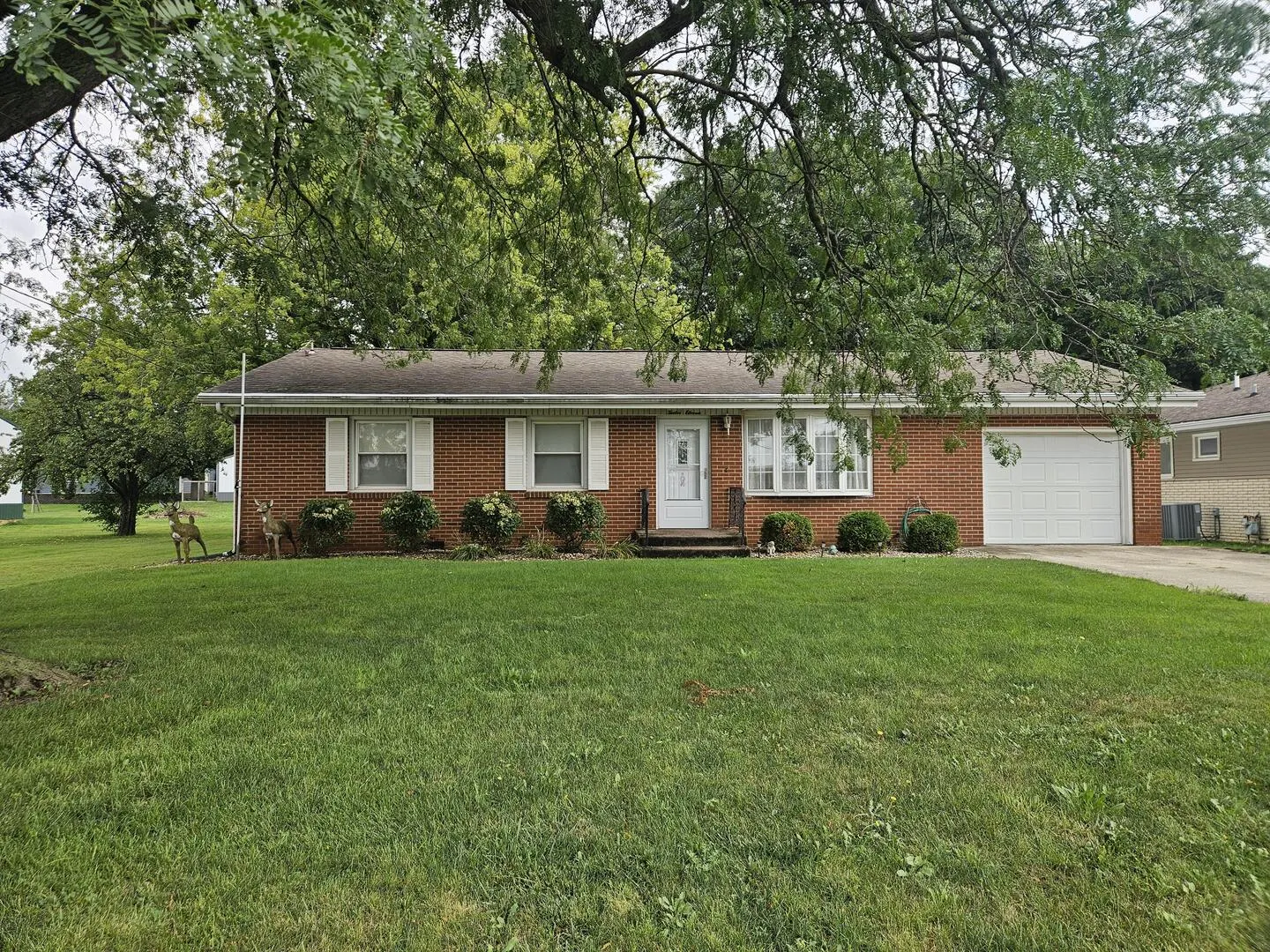 1211 E Indiana Avenue IL