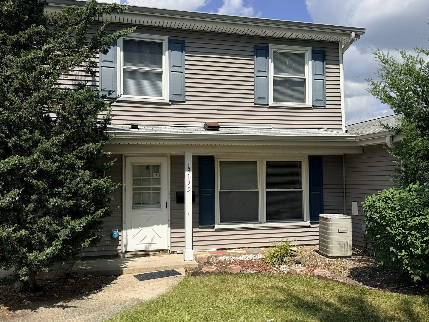 1313 KINGSBURY Drive IL #D