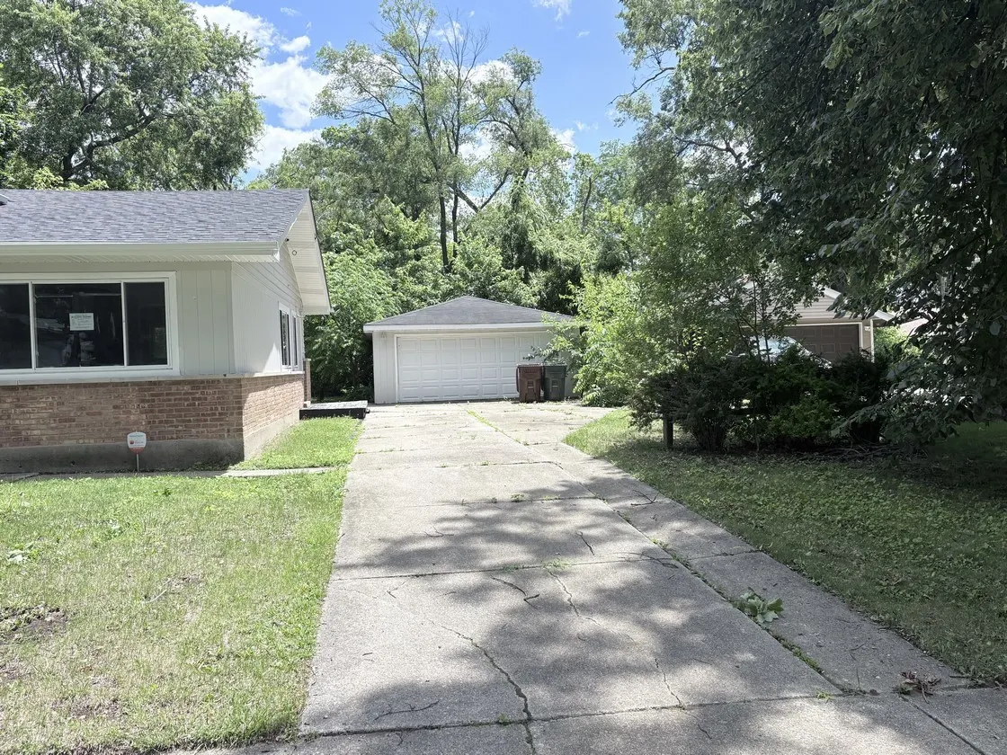 175 Westwood Drive IL