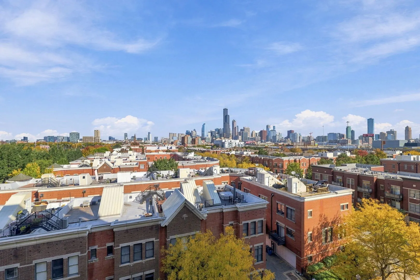 811 W 15th Place IL #605