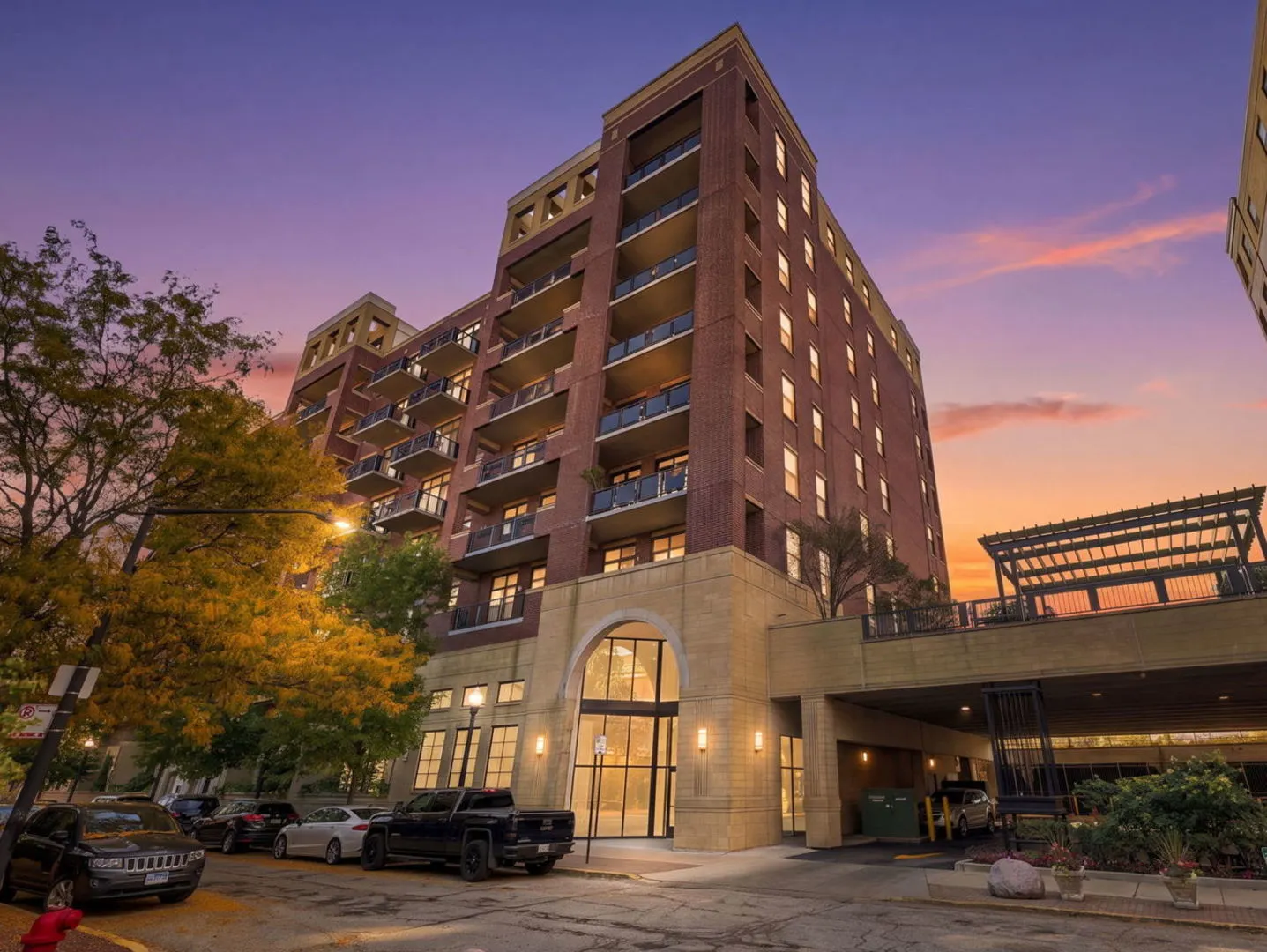 811 W 15th Place IL #605