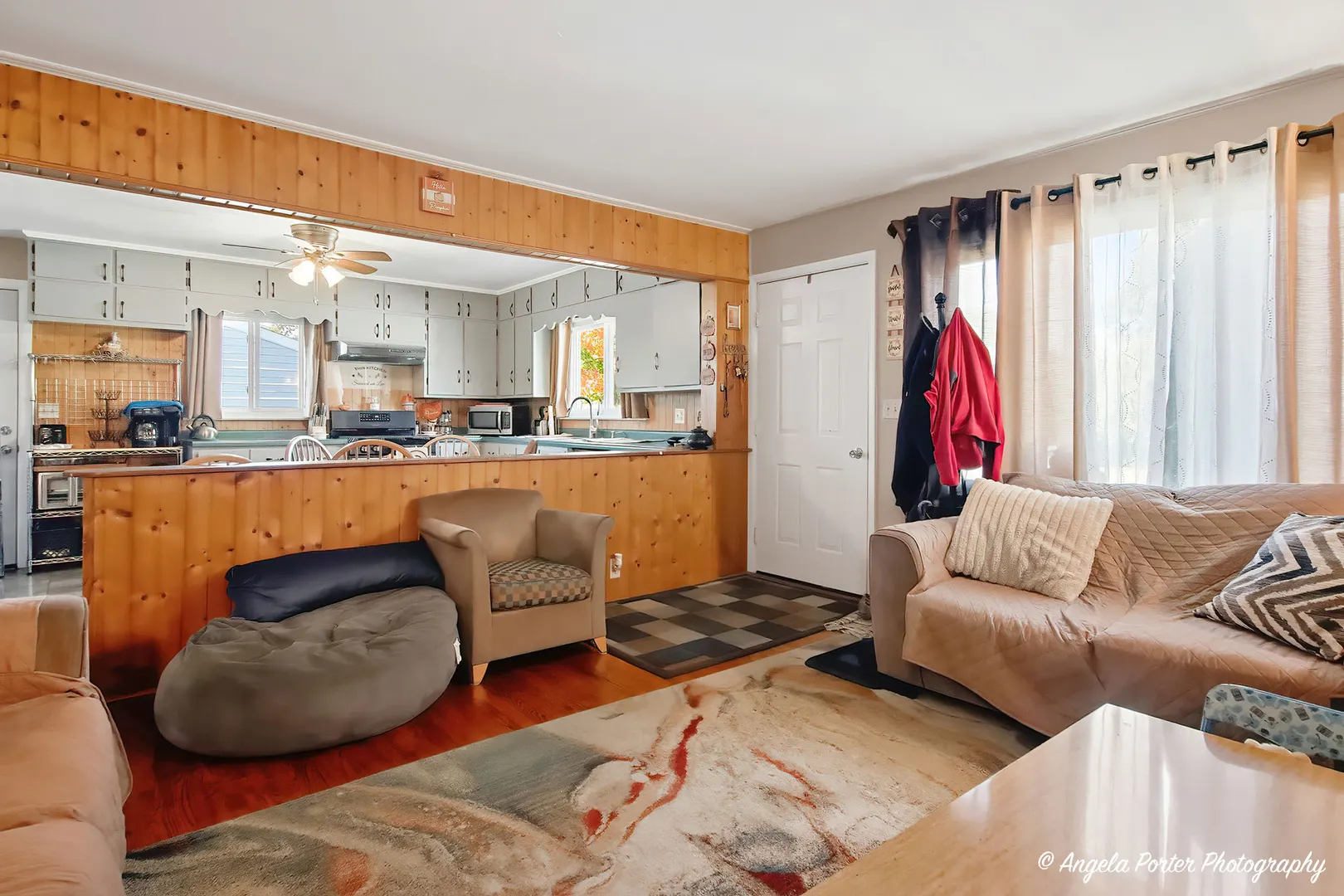 1746 WALNUT Drive IL