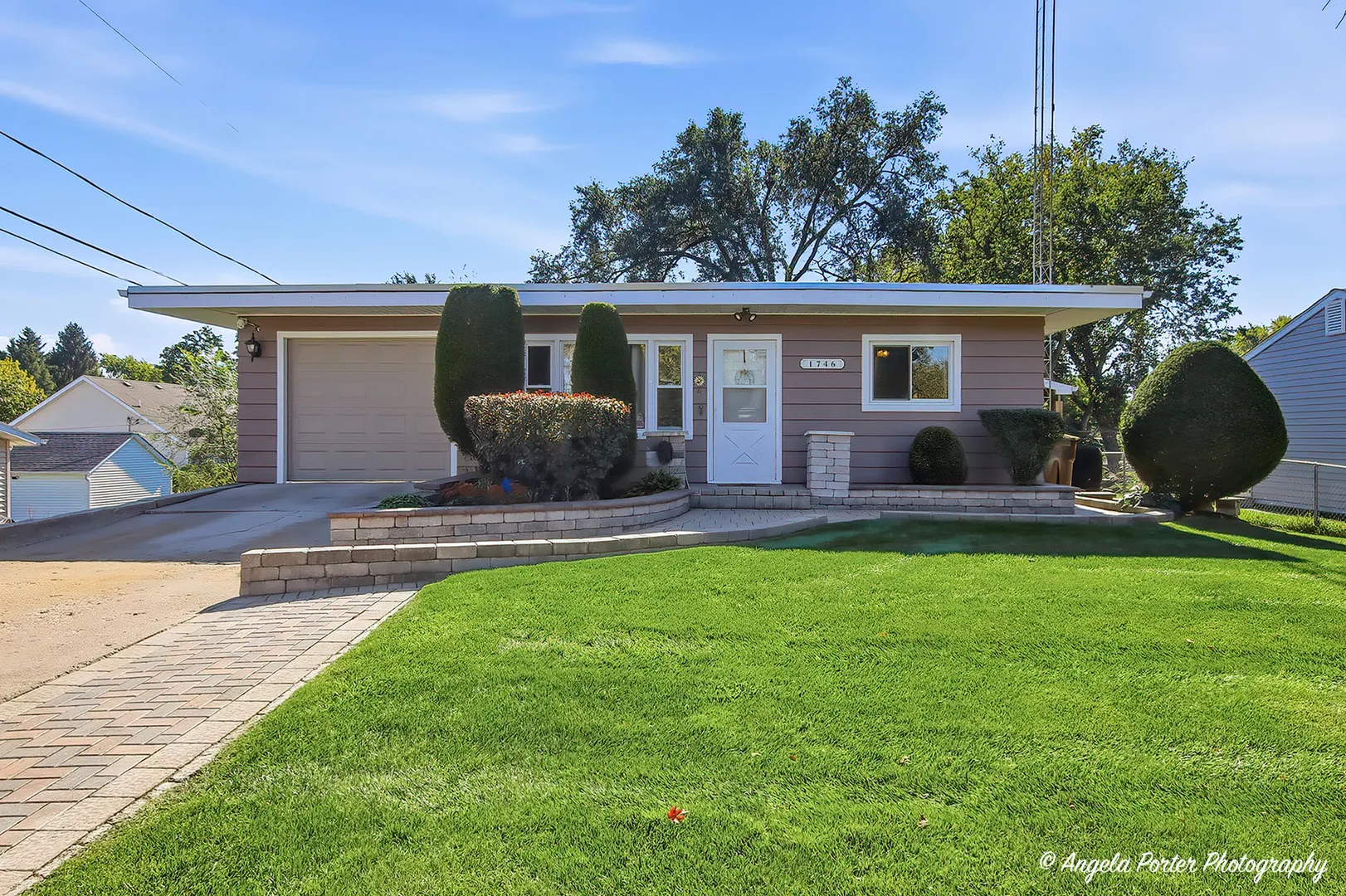 1746 WALNUT Drive IL