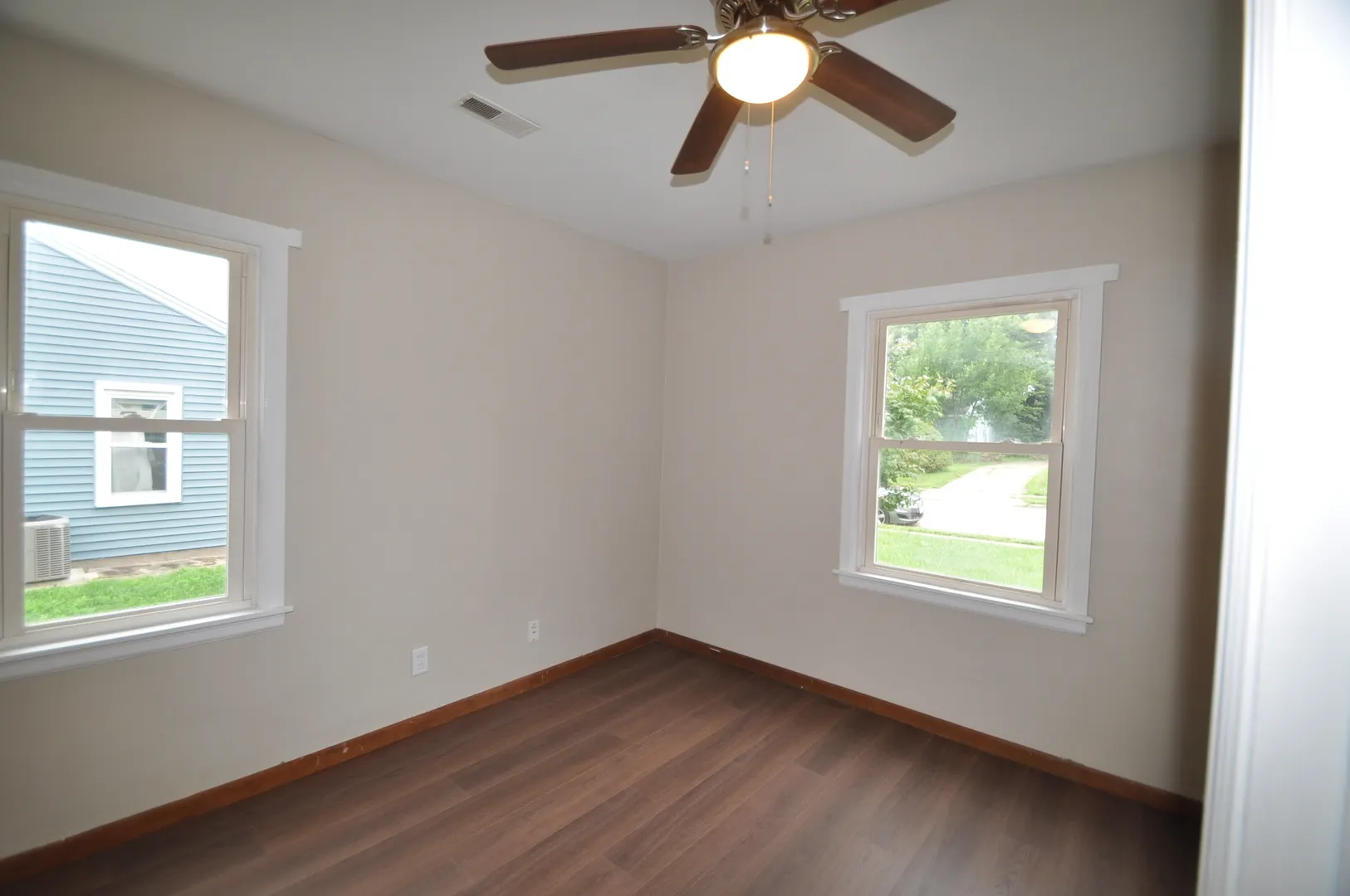 1852 North Street IA