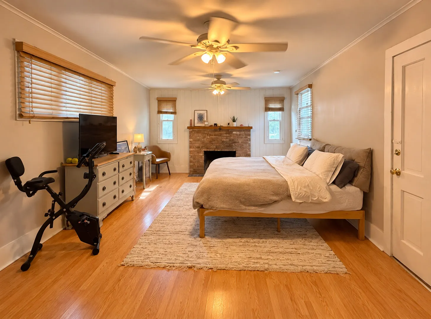 643 E Rockland Road IL