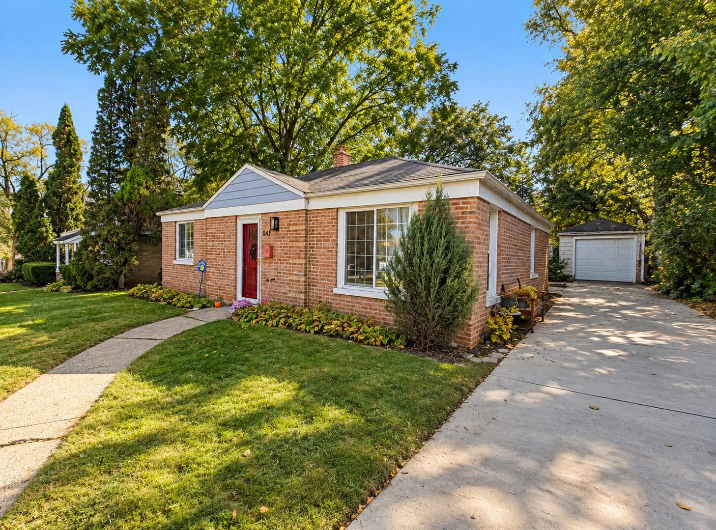 643 E Rockland Road IL
