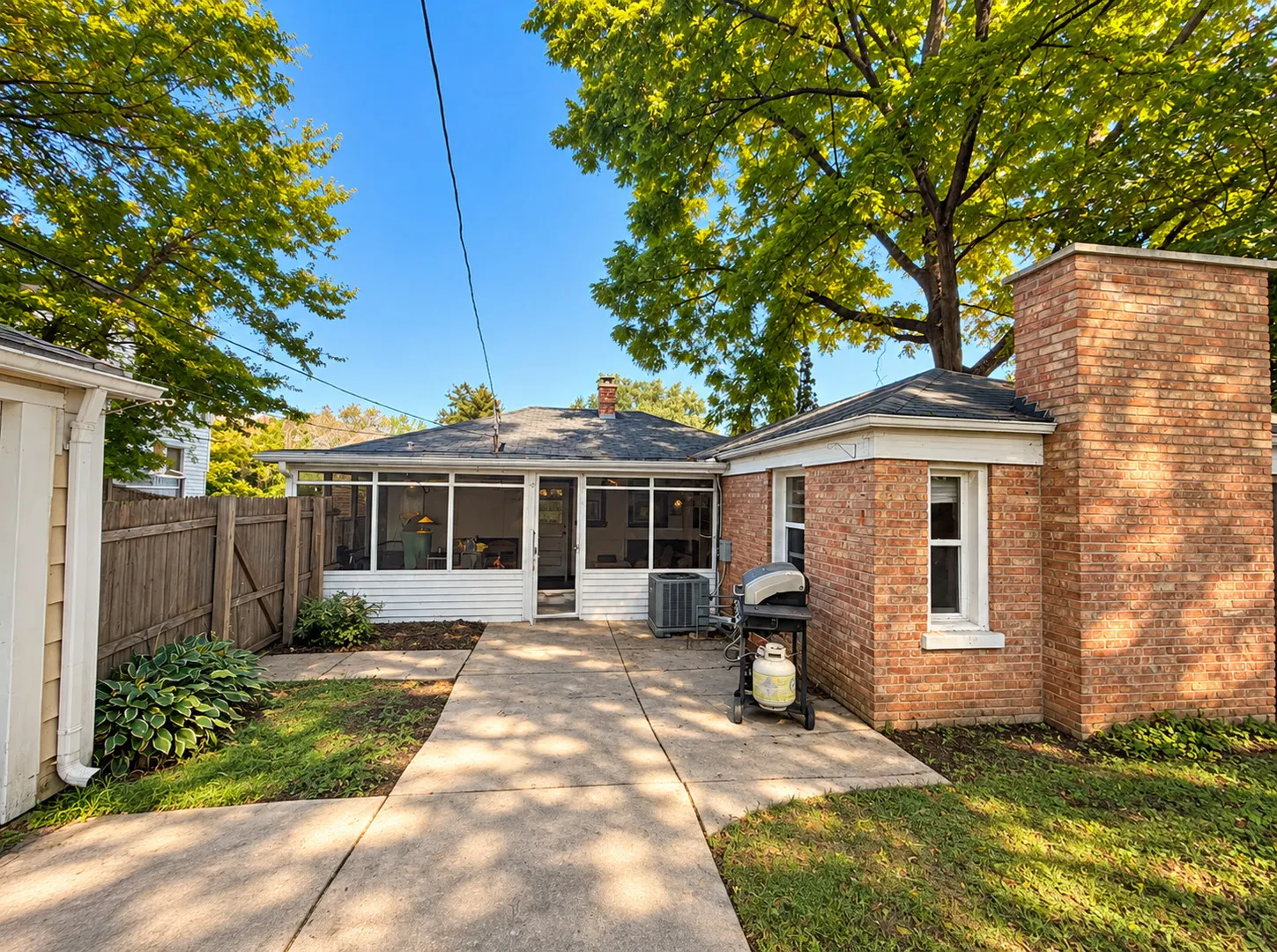 643 E Rockland Road IL