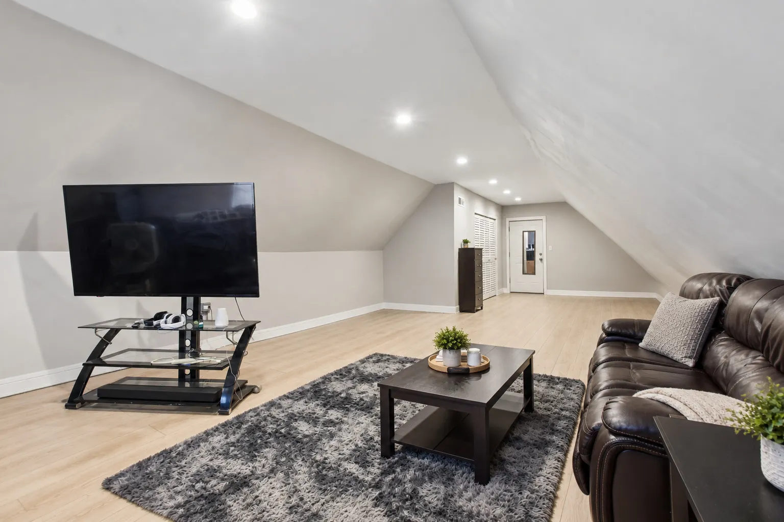 7044 S Morgan Street IL
