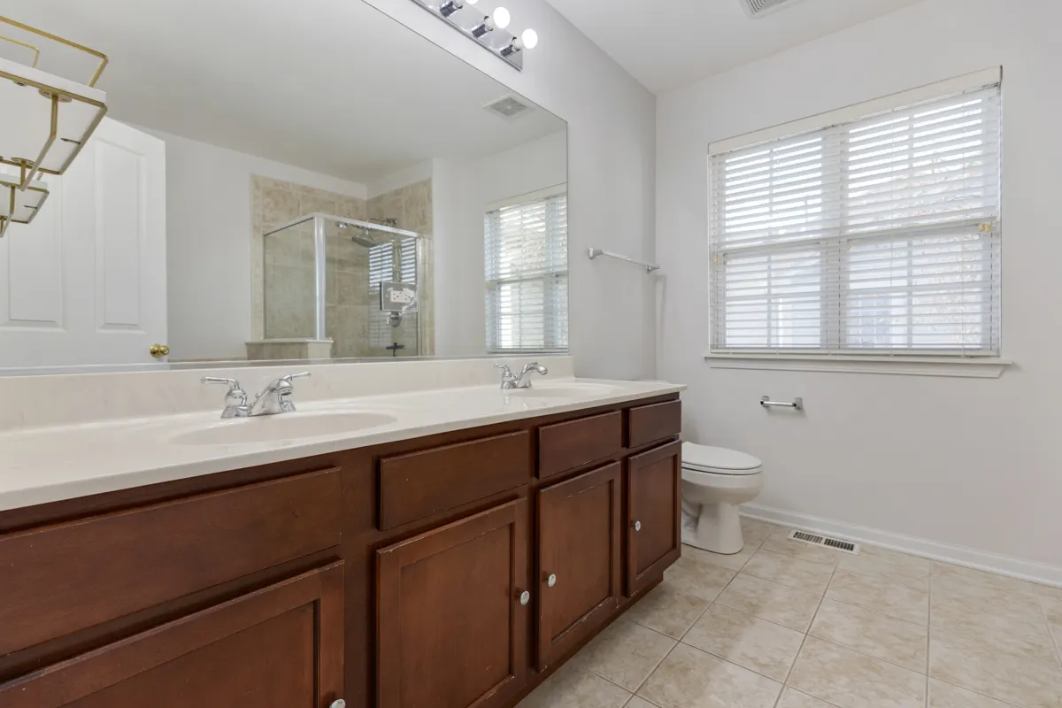 382 Vaughn Circle IL