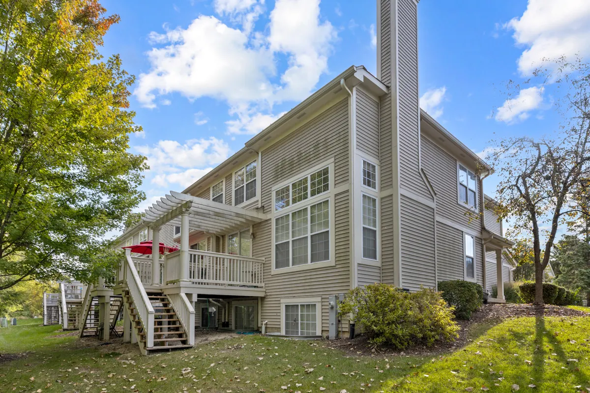 382 Vaughn Circle IL