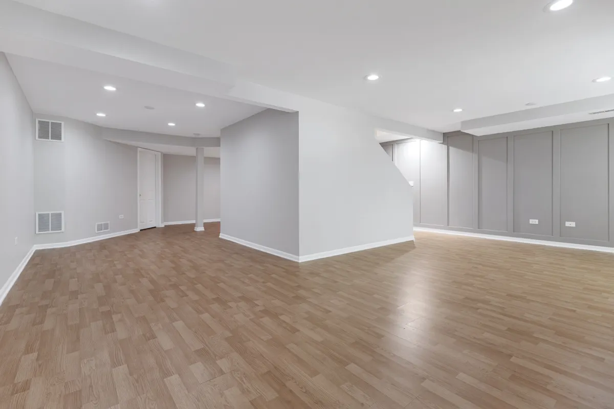 382 Vaughn Circle IL