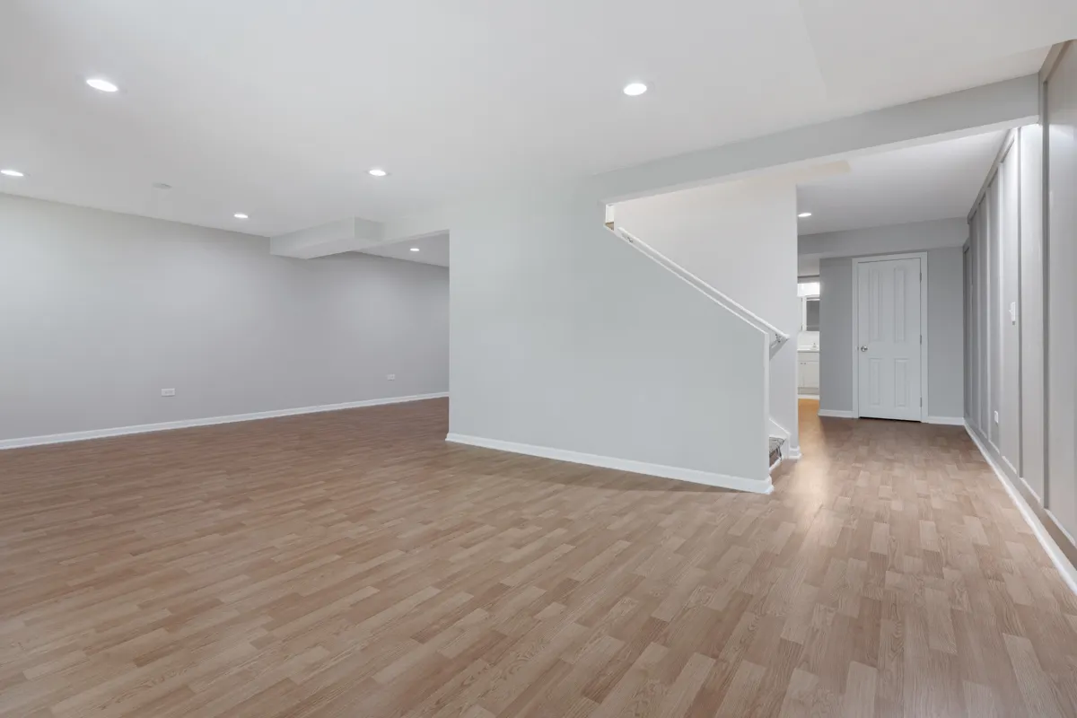 382 Vaughn Circle IL