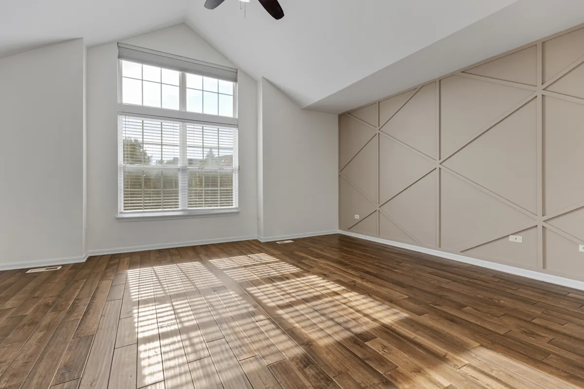 382 Vaughn Circle IL