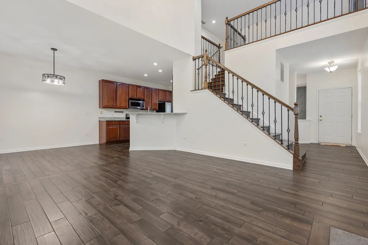 382 Vaughn Circle IL
