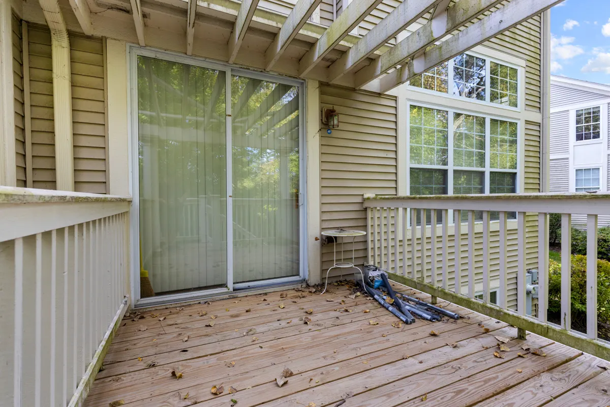 382 Vaughn Circle IL