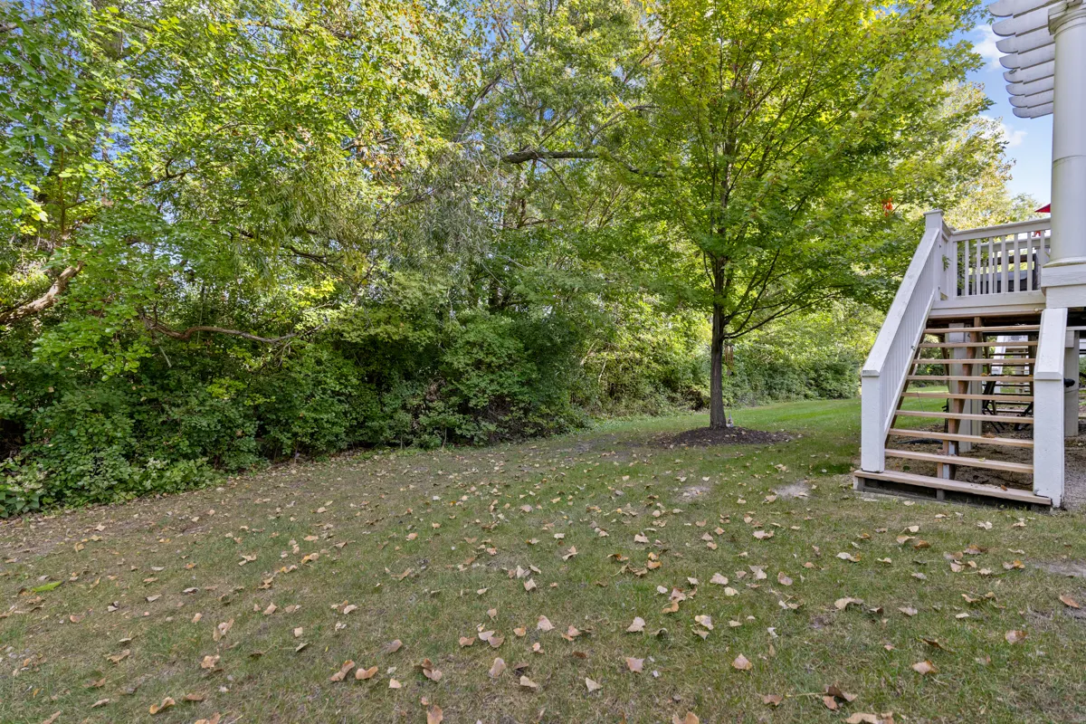 382 Vaughn Circle IL