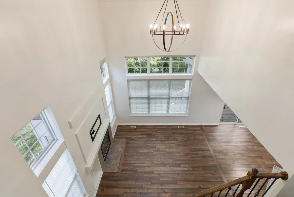 382 Vaughn Circle IL