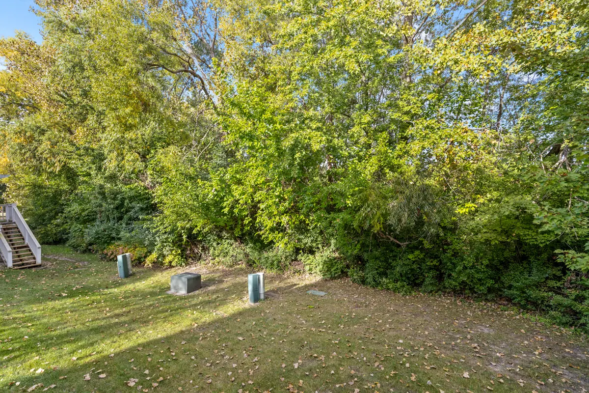 382 Vaughn Circle IL