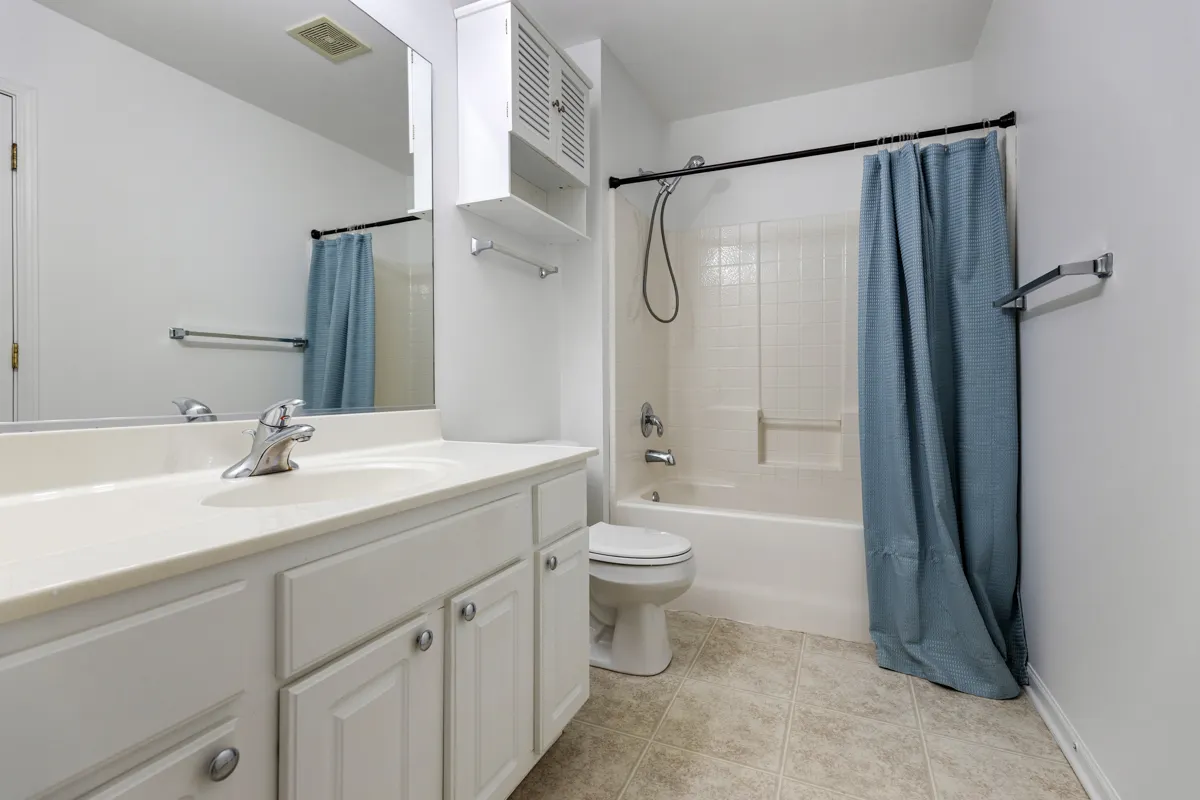 382 Vaughn Circle IL