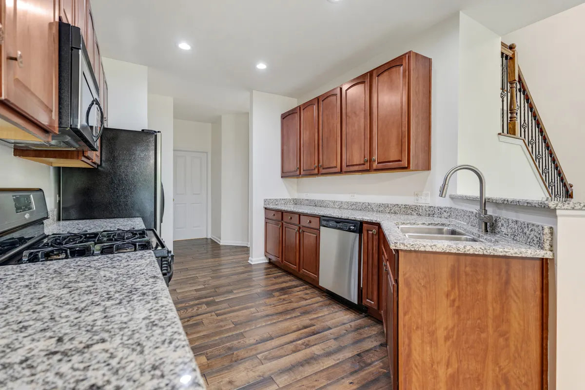382 Vaughn Circle IL