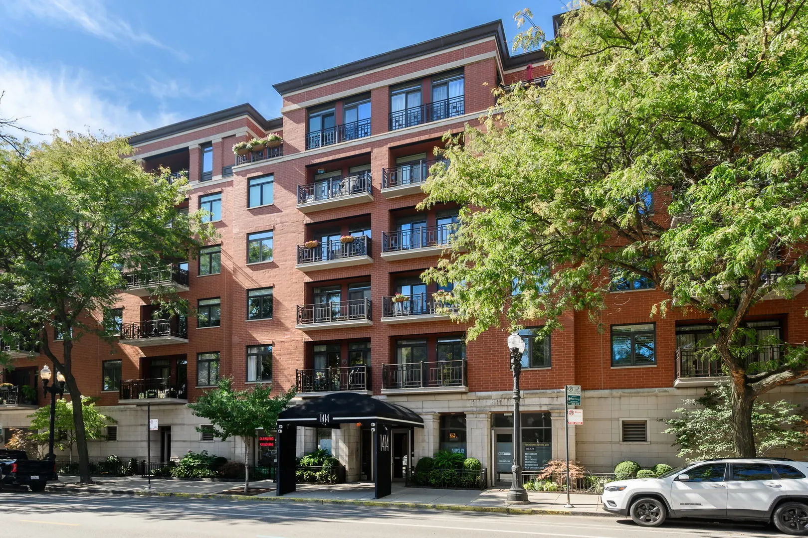 1414 N Wells Street IL #406