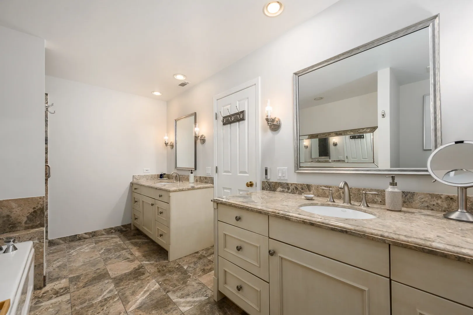 1414 N Wells Street IL #406
