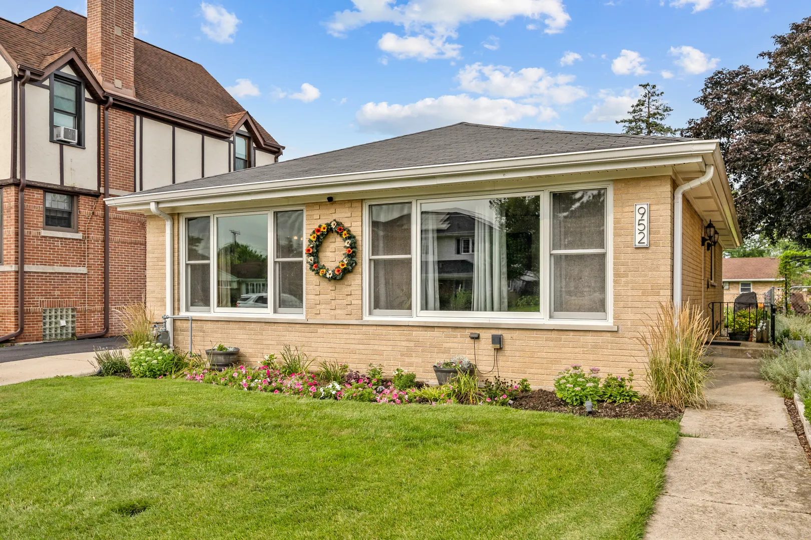 952 W Grant Drive IL