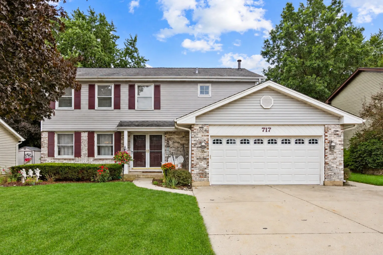 717 S Point Drive IL