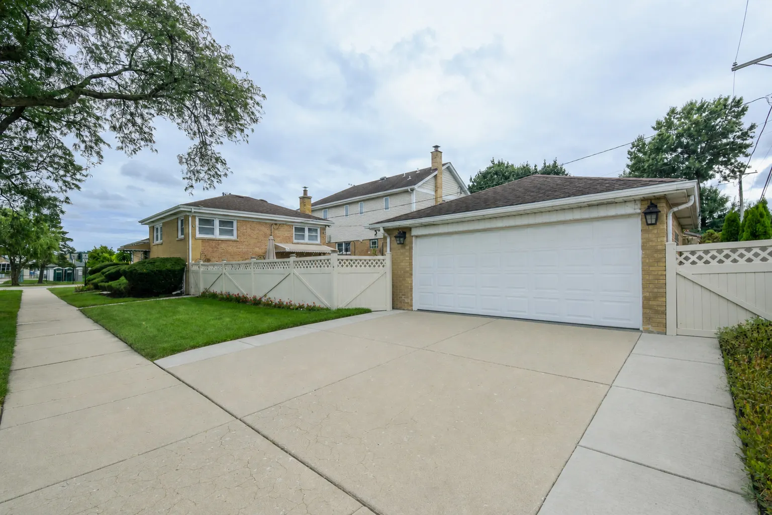 8662 N Ozark Avenue IL