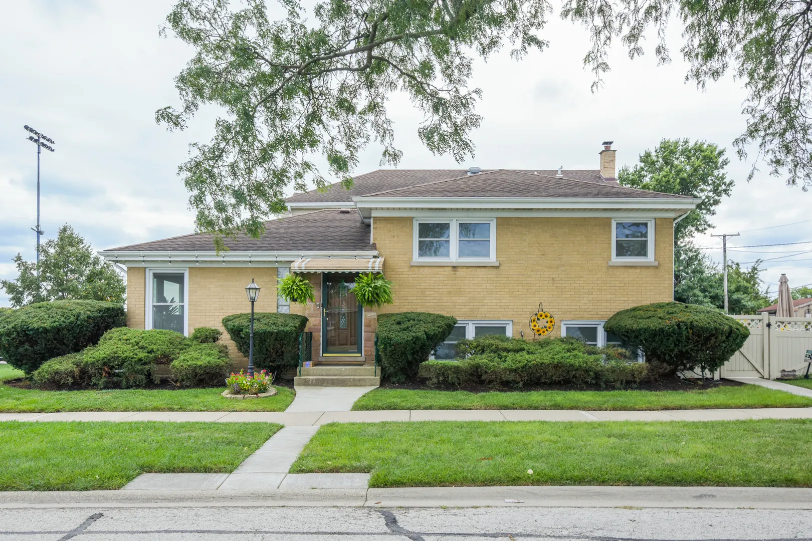 8662 N Ozark Avenue IL