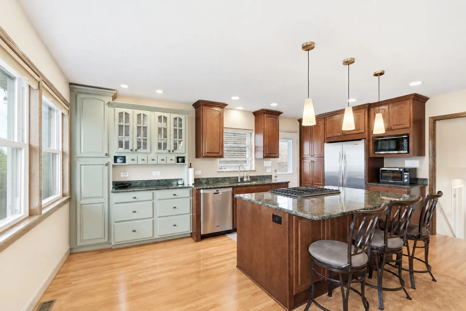 8662 N Ozark Avenue IL