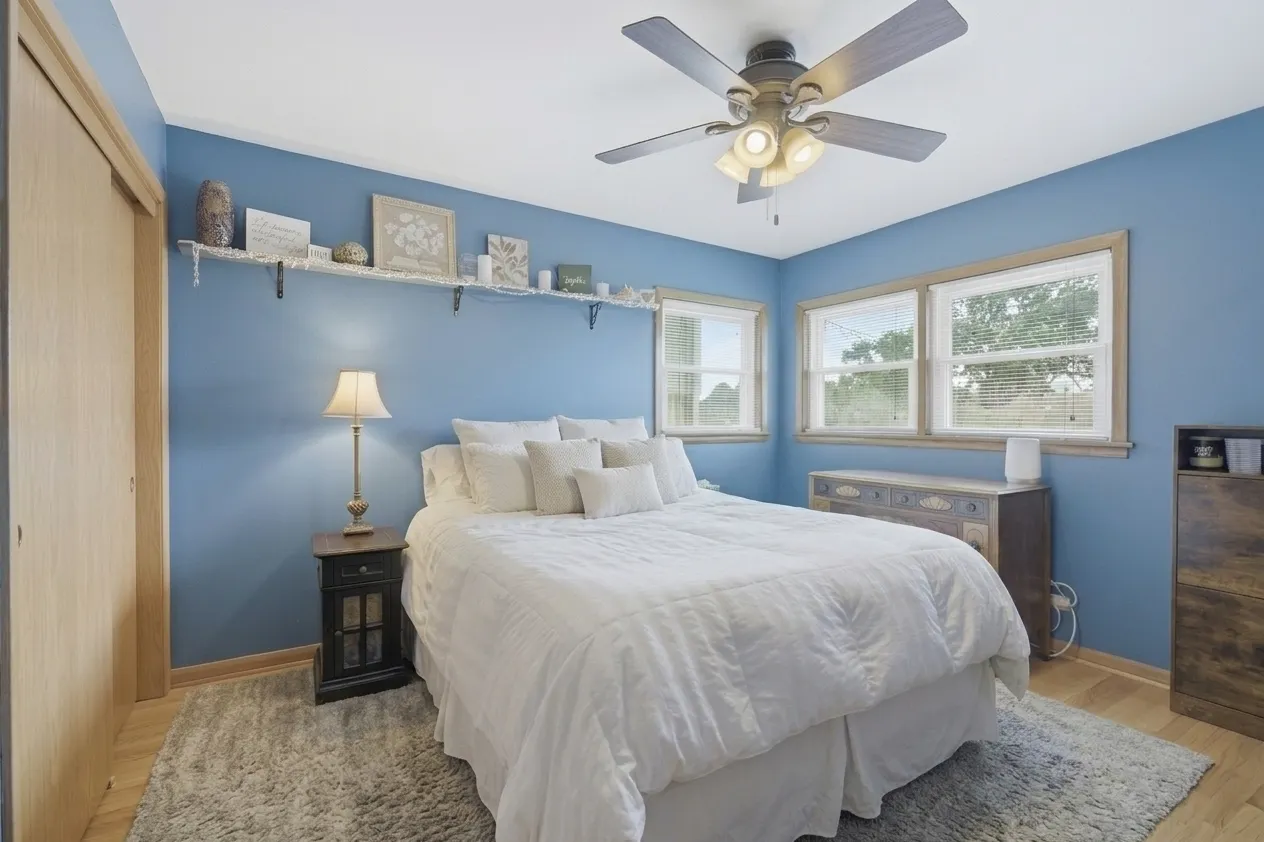 8662 N Ozark Avenue IL