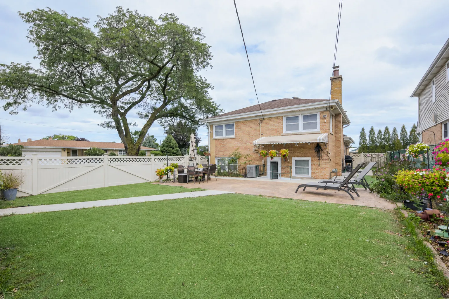 8662 N Ozark Avenue IL