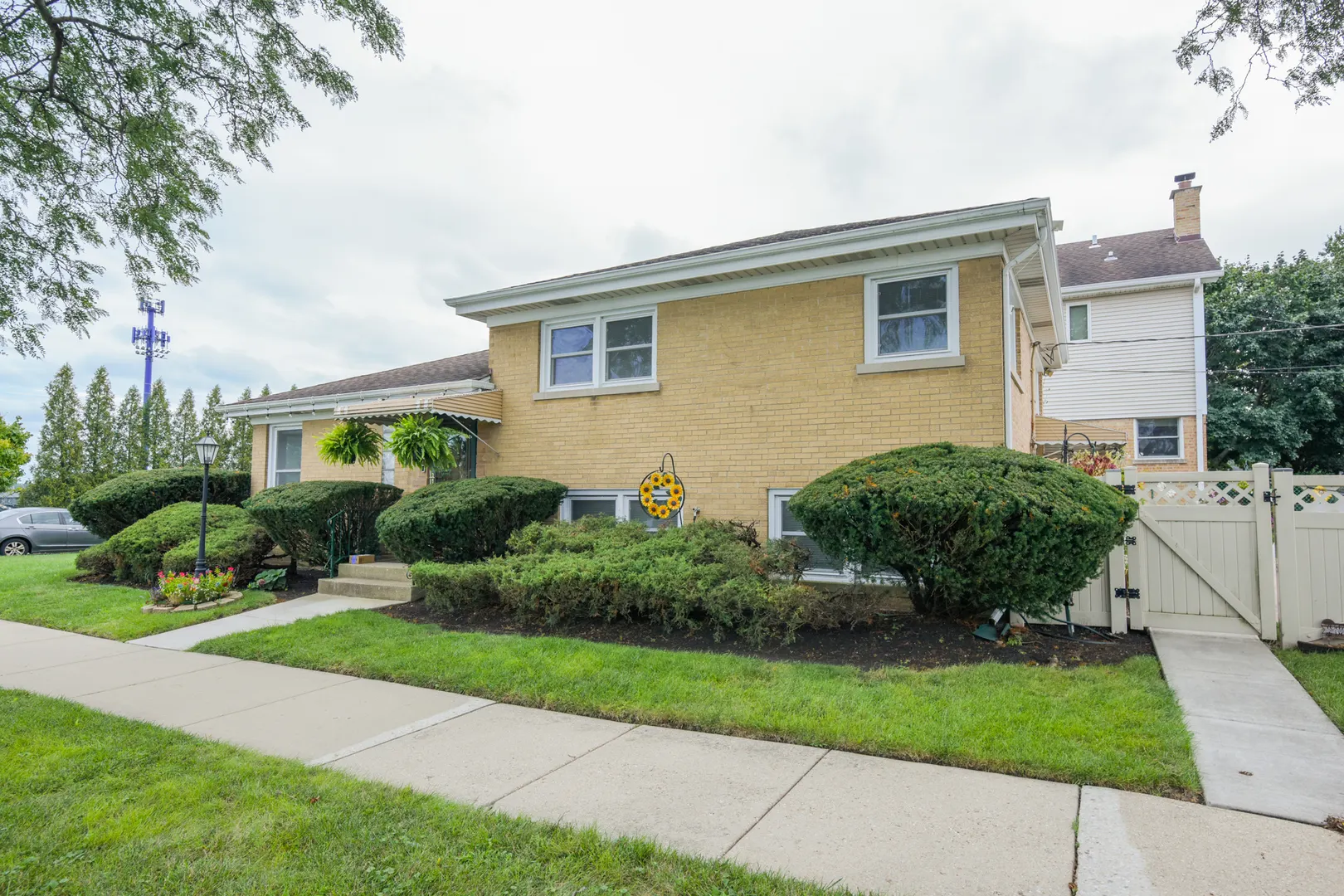 8662 N Ozark Avenue IL