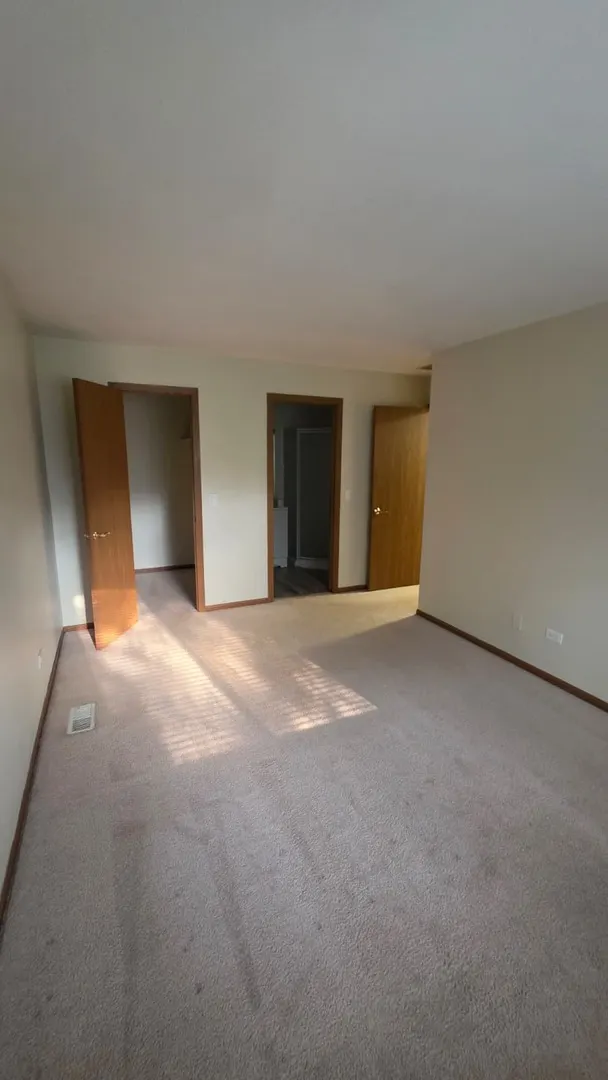 620 MALLARD Court IL #D1