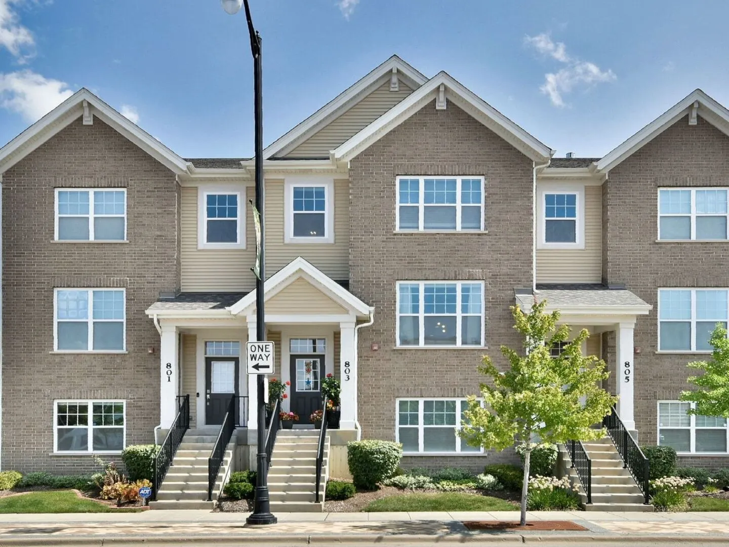 803 Lee Street IL