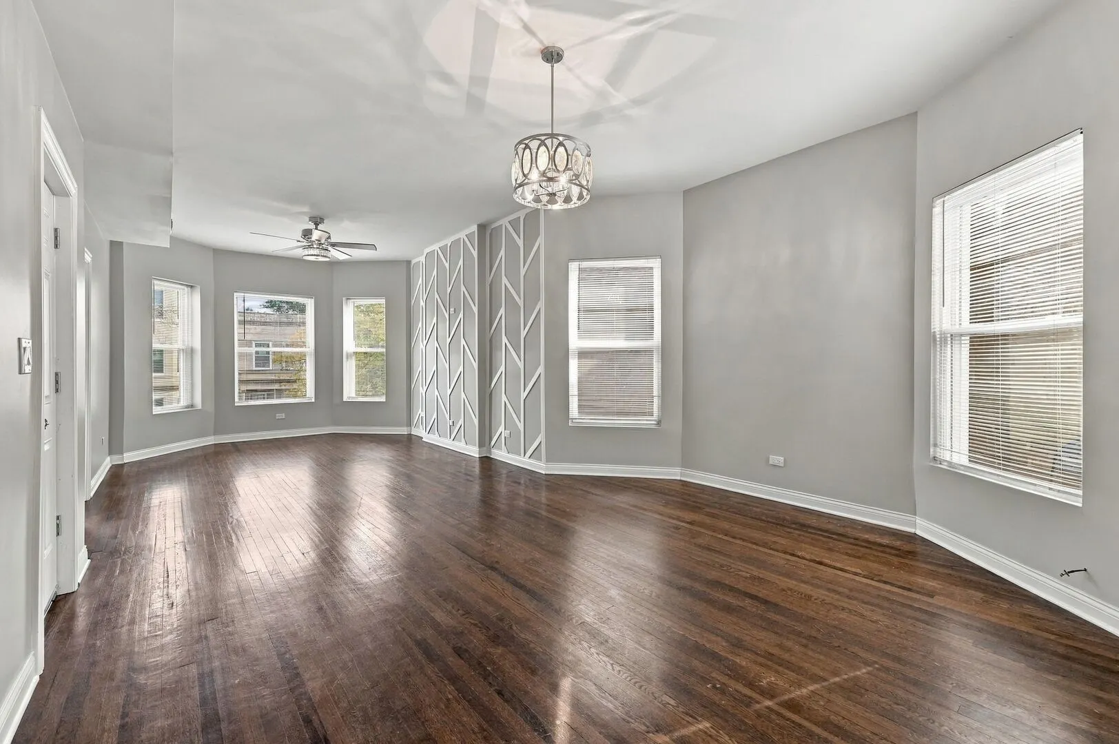 7010 S King Drive IL