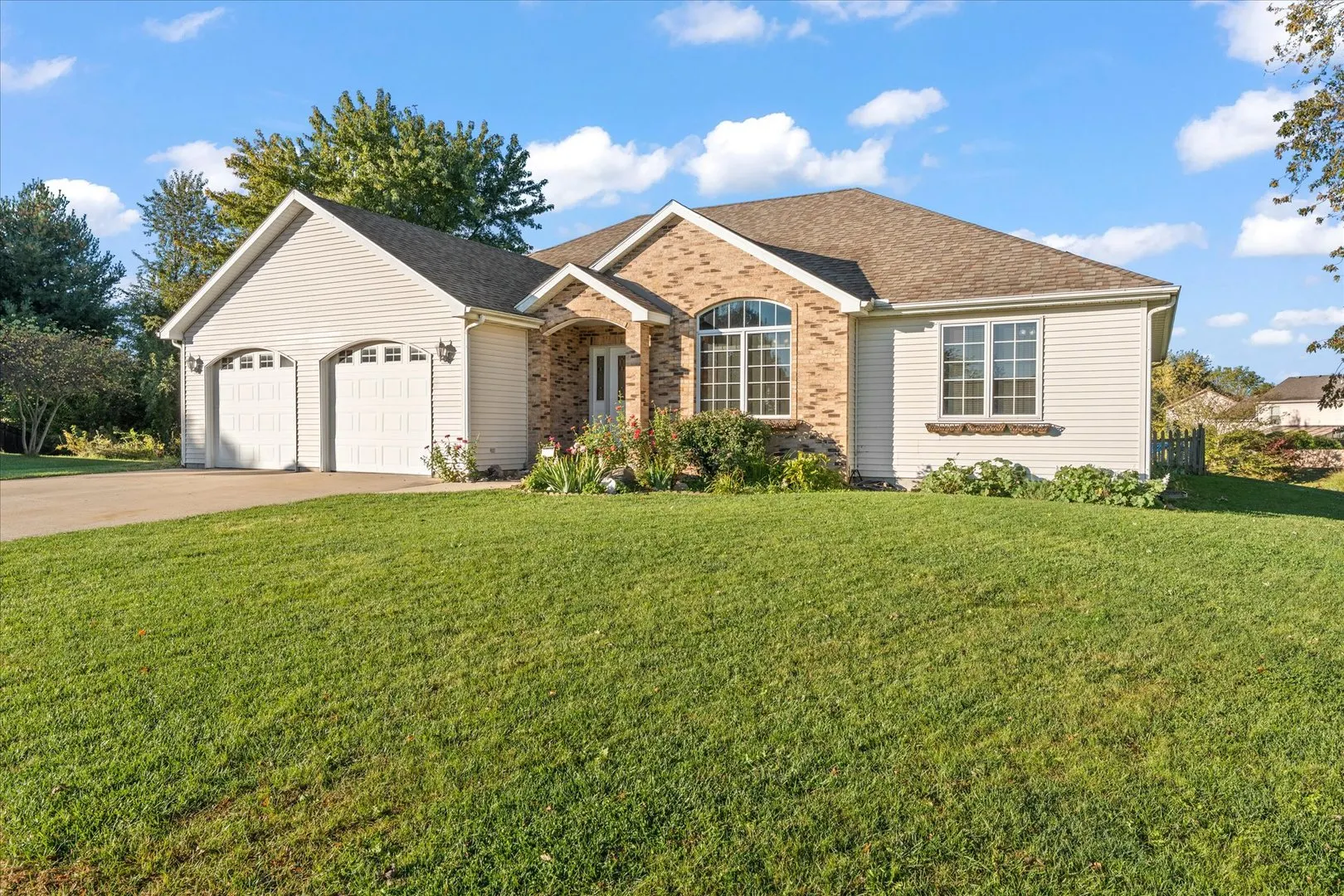 101 Red Bud Court IL