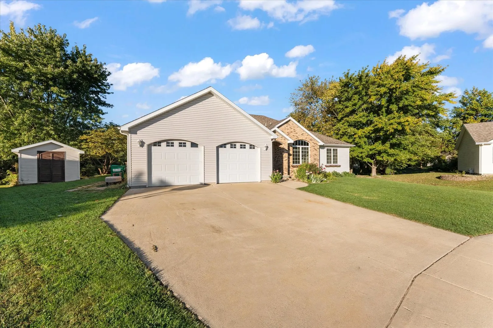 101 Red Bud Court IL