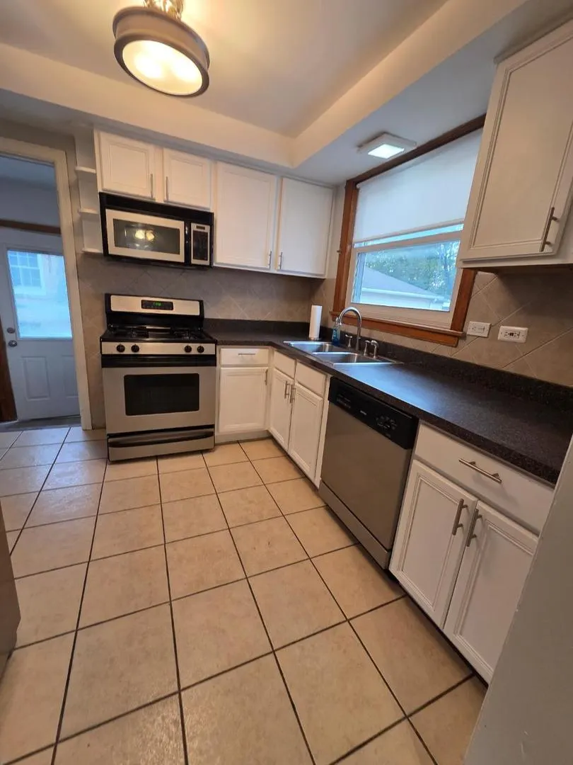 908 Beach Avenue IL