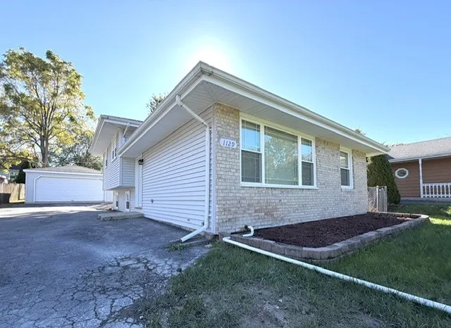 1129 Carol Street IL