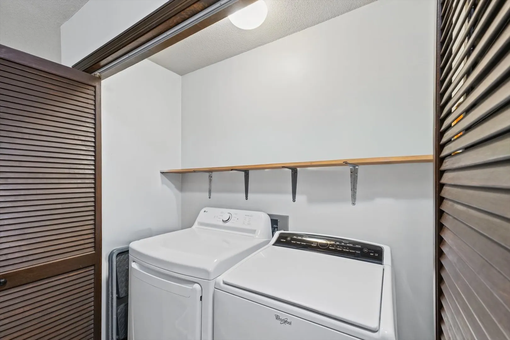 104 Surrey Court IL