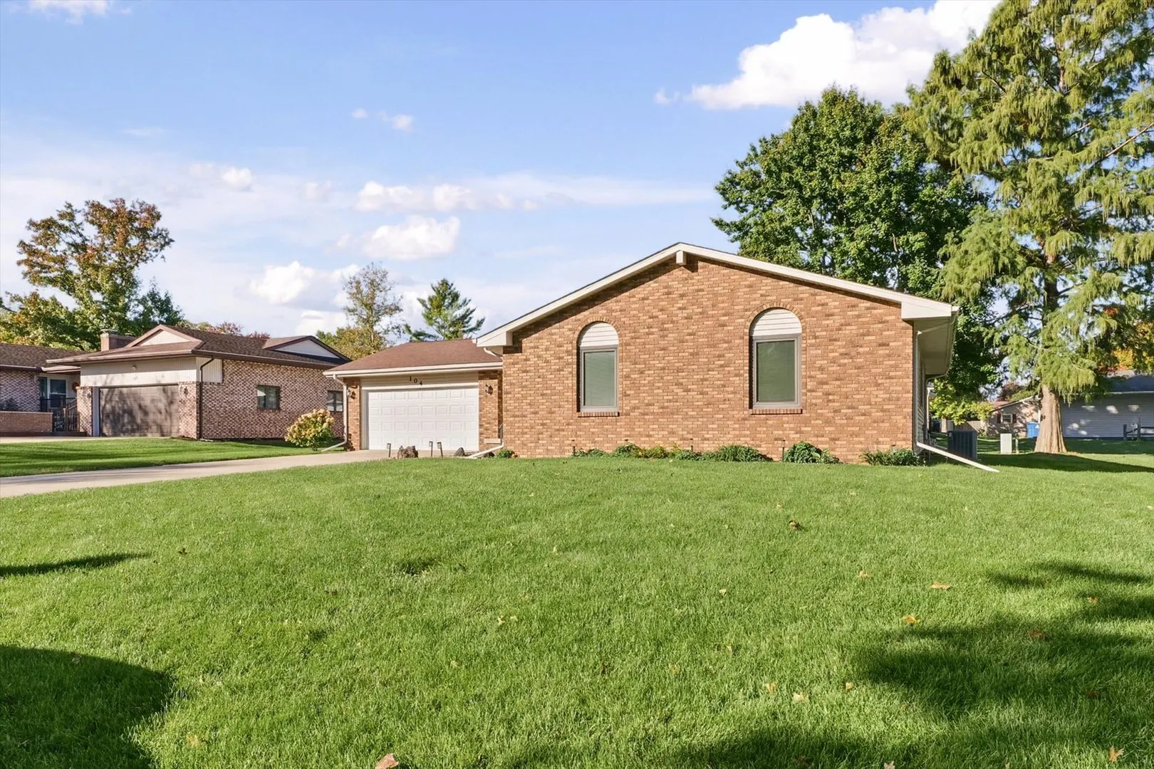 104 Surrey Court IL