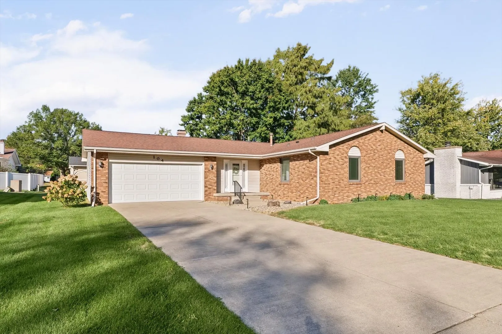 104 Surrey Court IL
