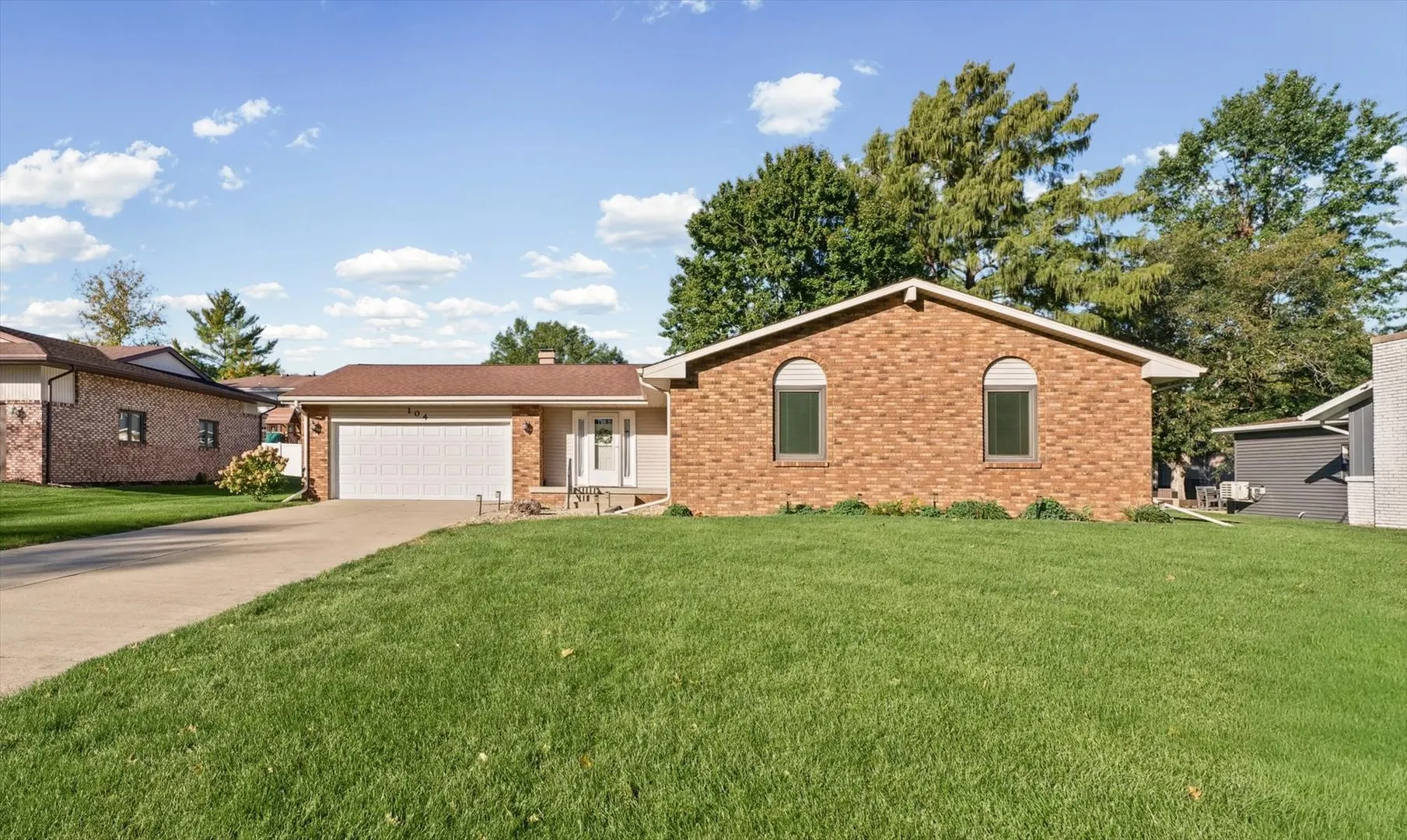 104 Surrey Court IL