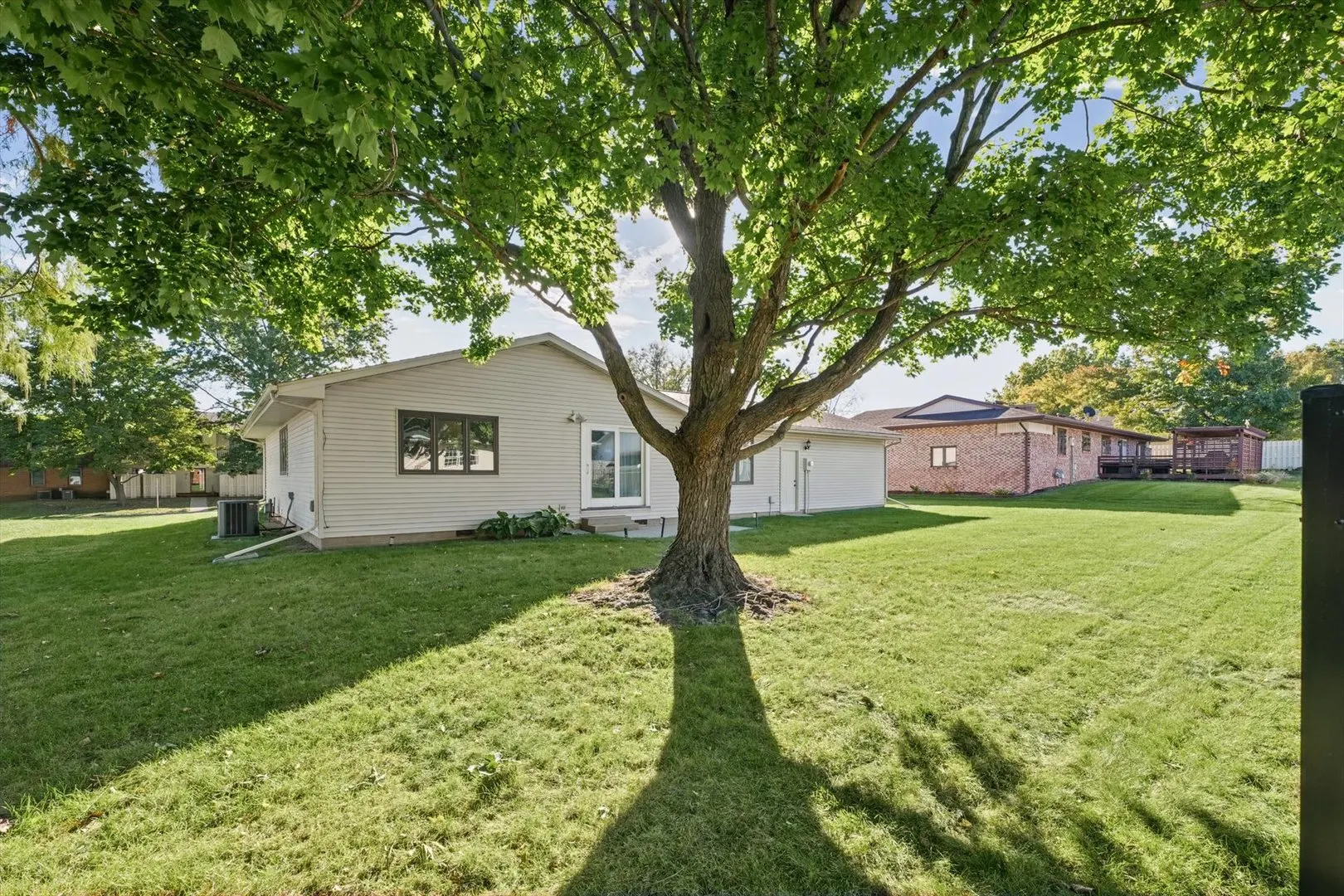 104 Surrey Court IL